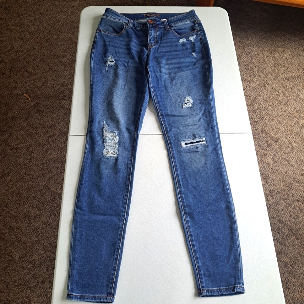 Maurices mid-rise jegging